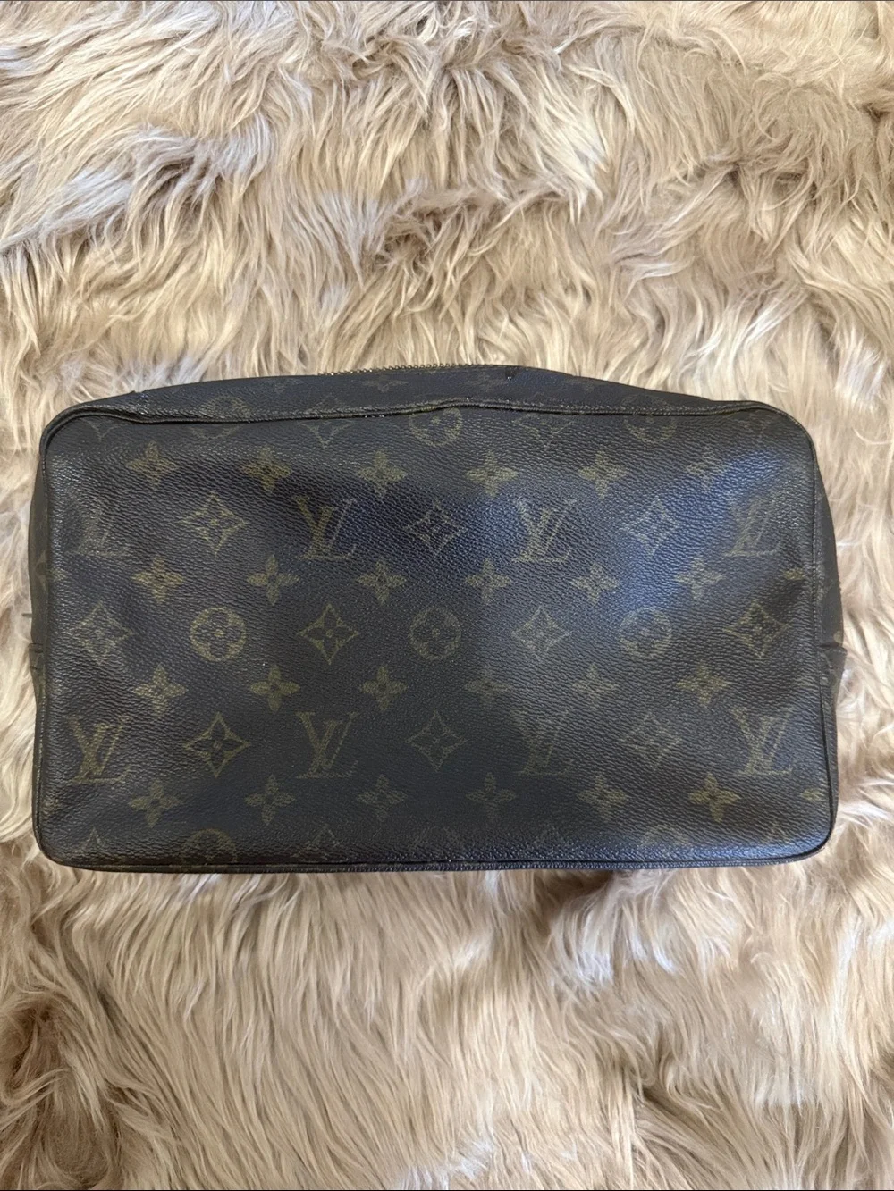 Louis Vuitton Trousse 28